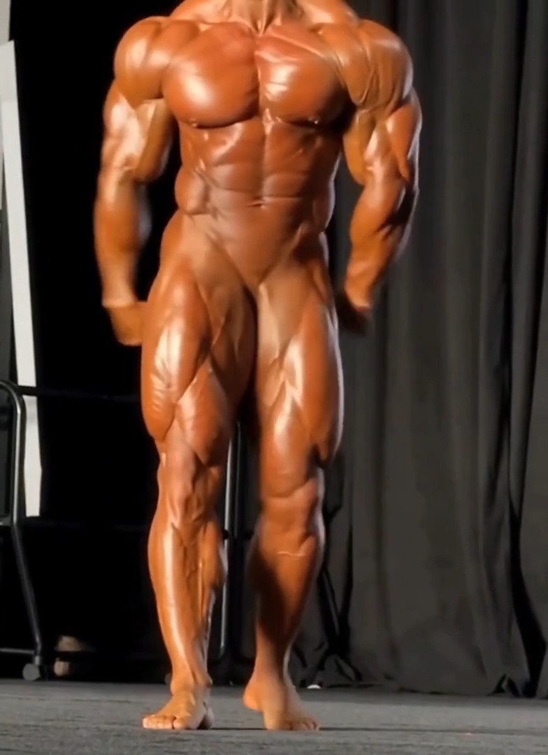 Bodybuilding strip show, she enjoys feeling her swollen roided muscles in the nude #U67EIB54